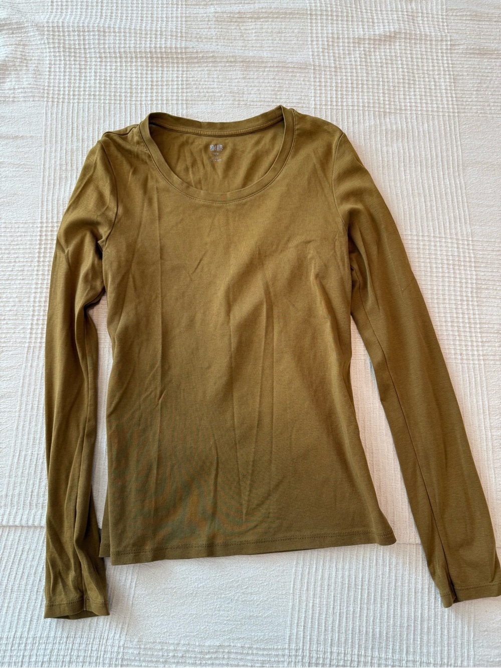 Uniqlo long sleeve shirt tight fit
